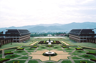 泰国皇太后大学
